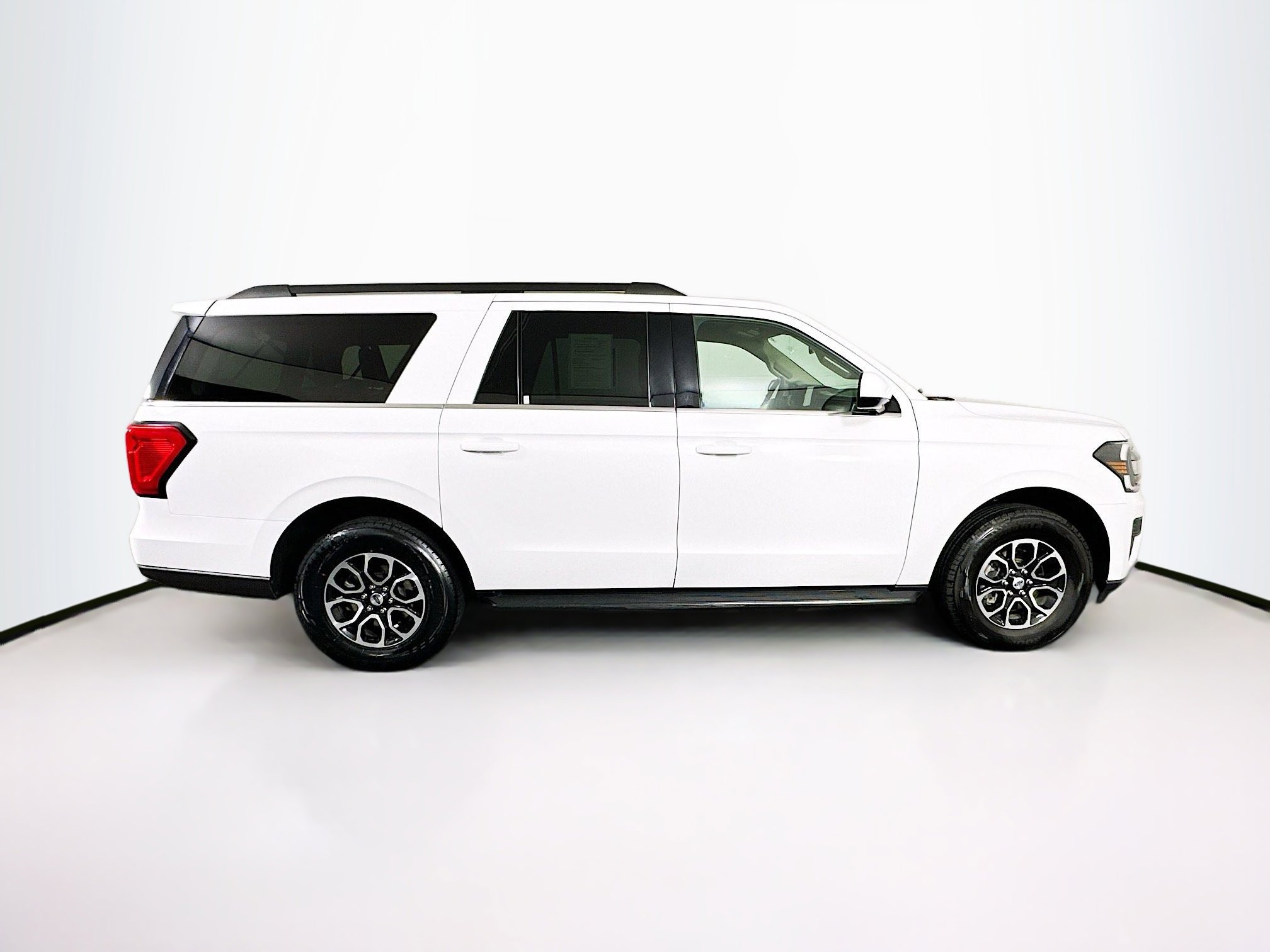 Used 2024 Ford Expedition Max XLT RWD image 10