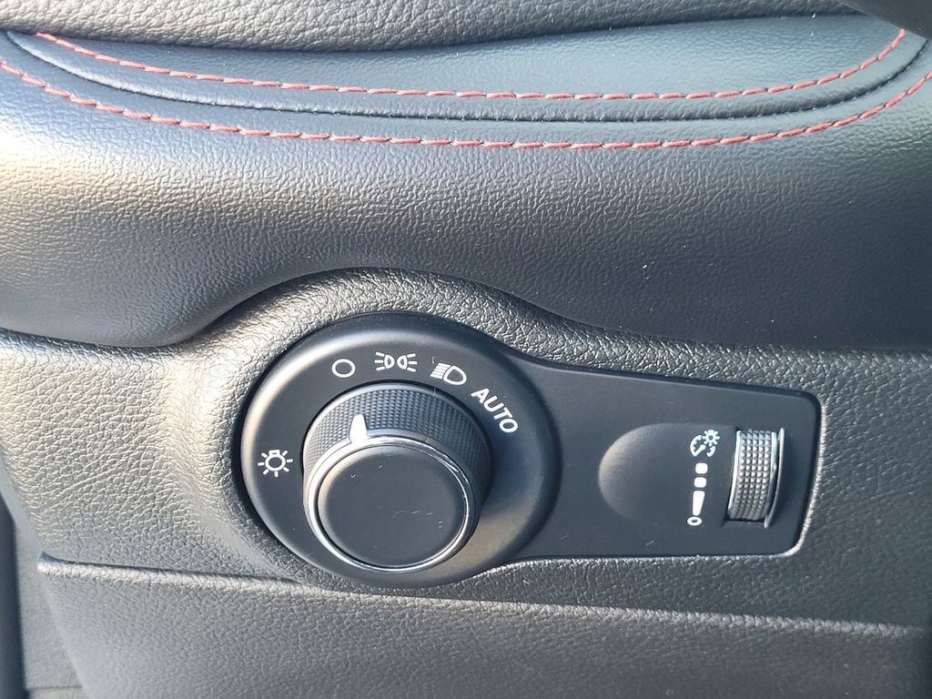 Used 2023 Dodge Durango GT image 30