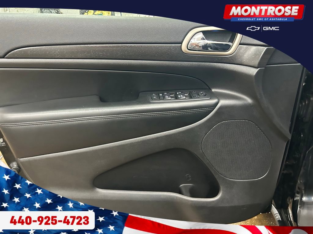 Used 2017 Jeep Grand Cherokee Laredo w/ Quick Order Package 23E AWD/4WD image 9