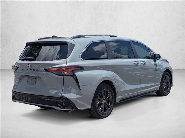 Used 2024 Toyota Sienna XSE FWD image 5