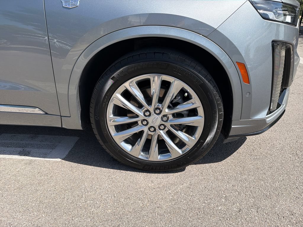 Certified 2023 Cadillac XT6 Premium Luxury w/ Technology Package FWD image 18