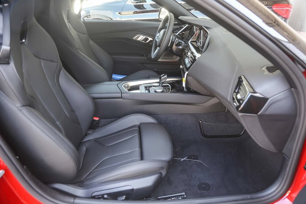 Used 2026 BMW Z4 sDrive30i w/ Shadowloine Package RWD image 9