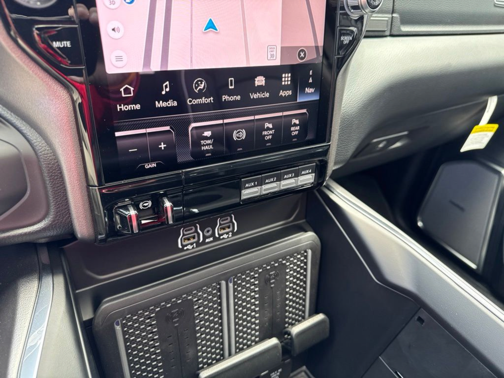 New 2026 RAM 2500 Laramie AWD/4WD image 14
