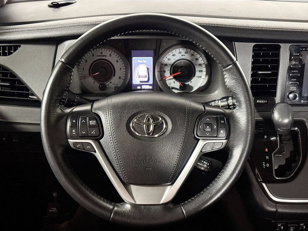 Used 2020 Toyota Sienna SE w/ SE Preferred Package AWD/4WD image 13
