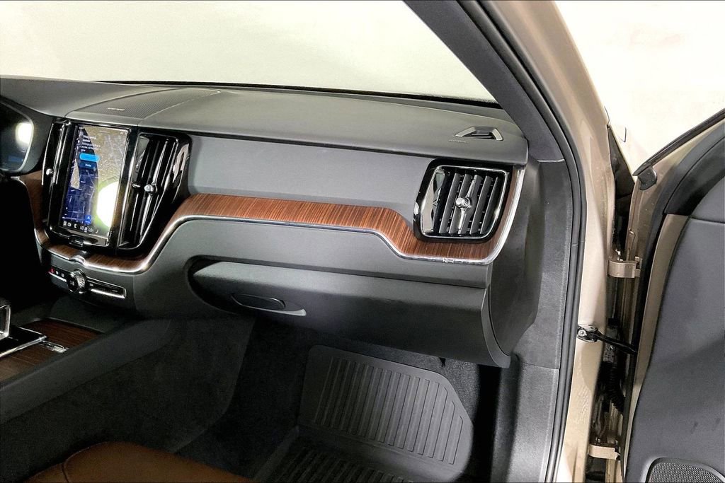 Used 2024 Volvo XC60 T8 Plus w/ Protection Package Premier image 16