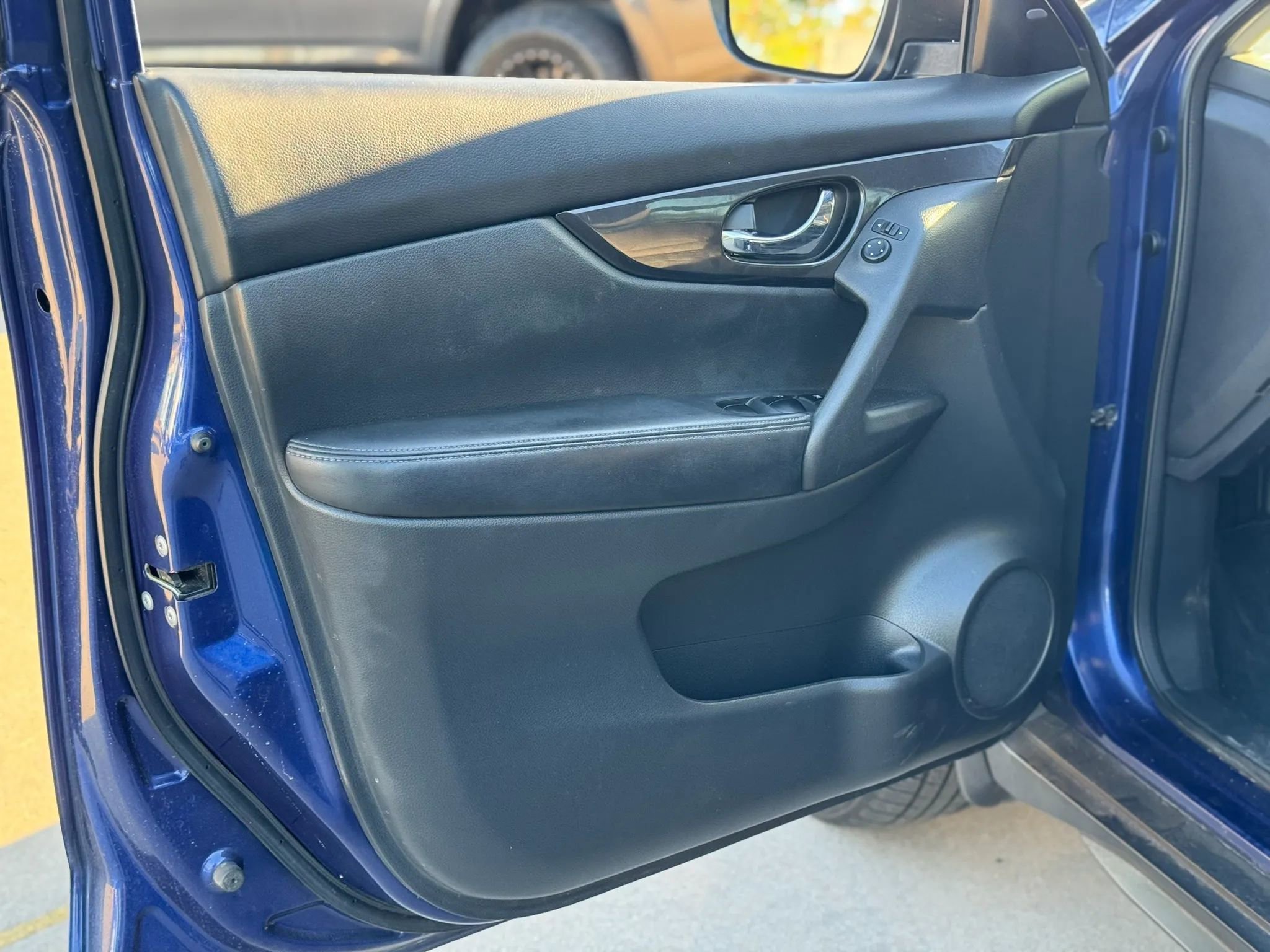 Used 2018 Nissan Rogue S image 10