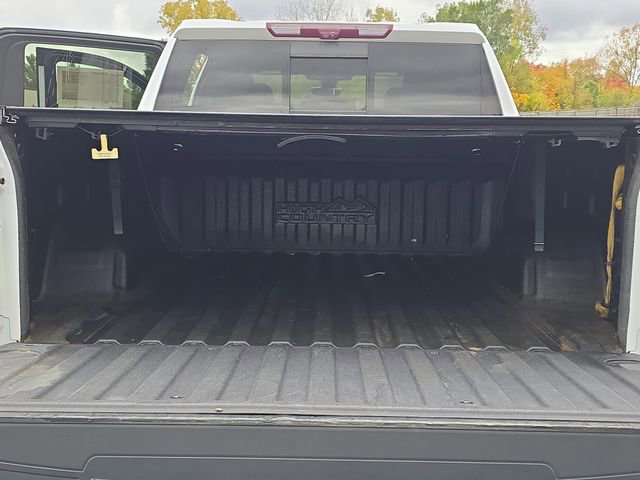 Used 2020 Chevrolet Silverado 1500 High Country w/ Technology Package image 12