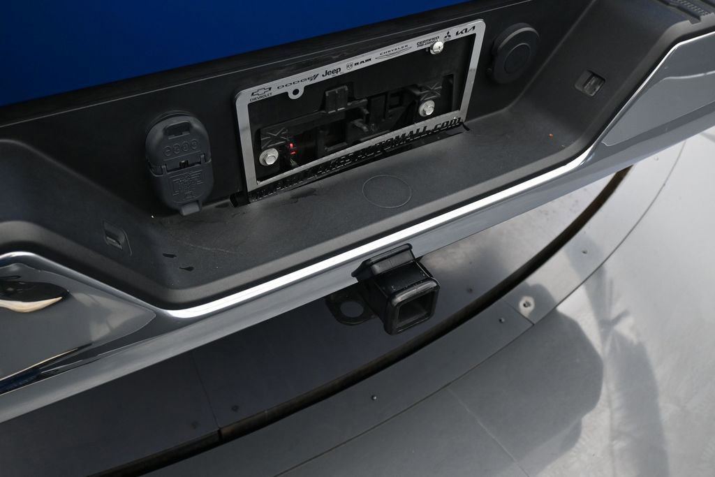 Used 2023 Chevrolet Silverado 1500 LT RWD image 40