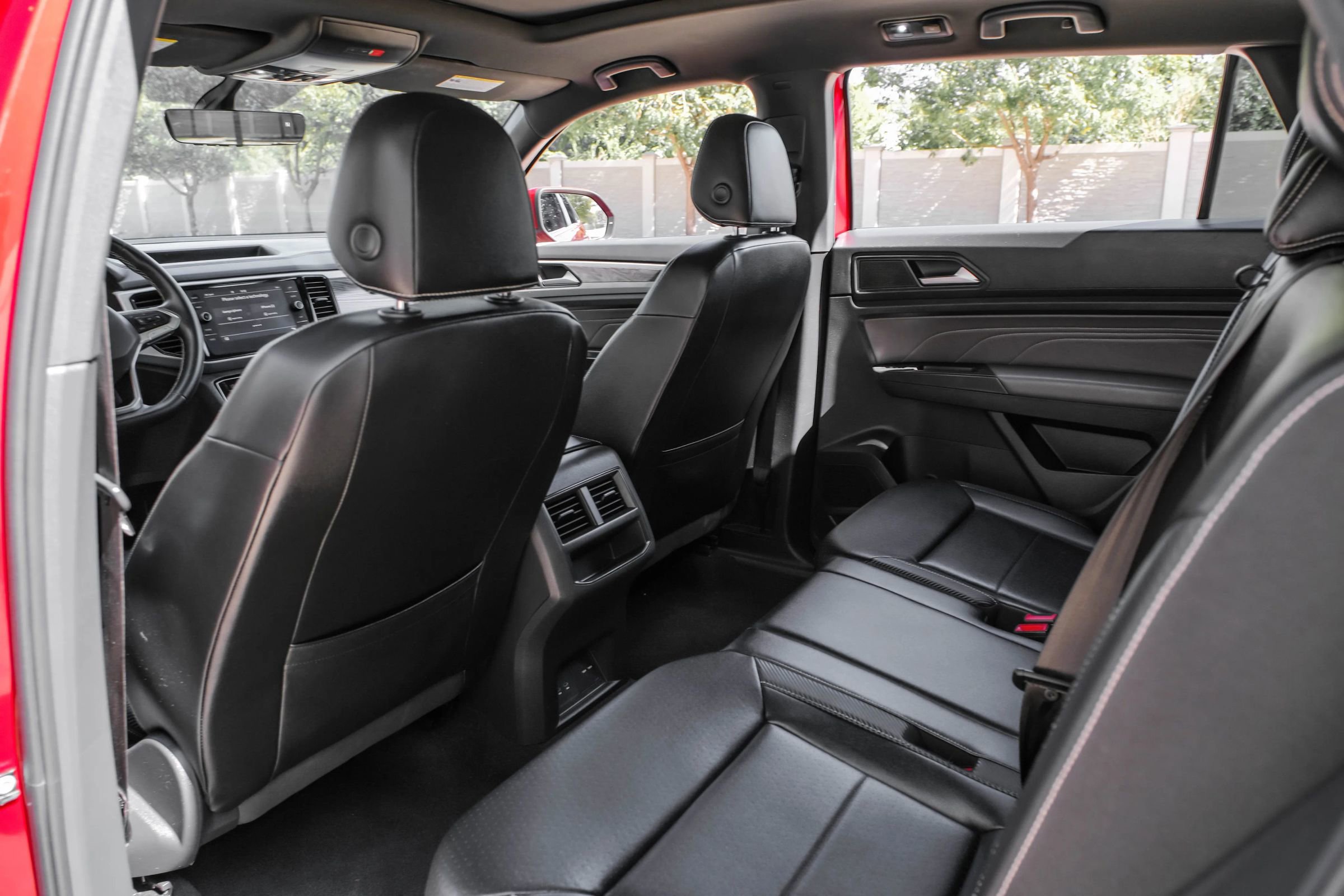 Used 2022 Volkswagen Atlas Cross Sport SE w/ Panoramic Sunroof Package image 36