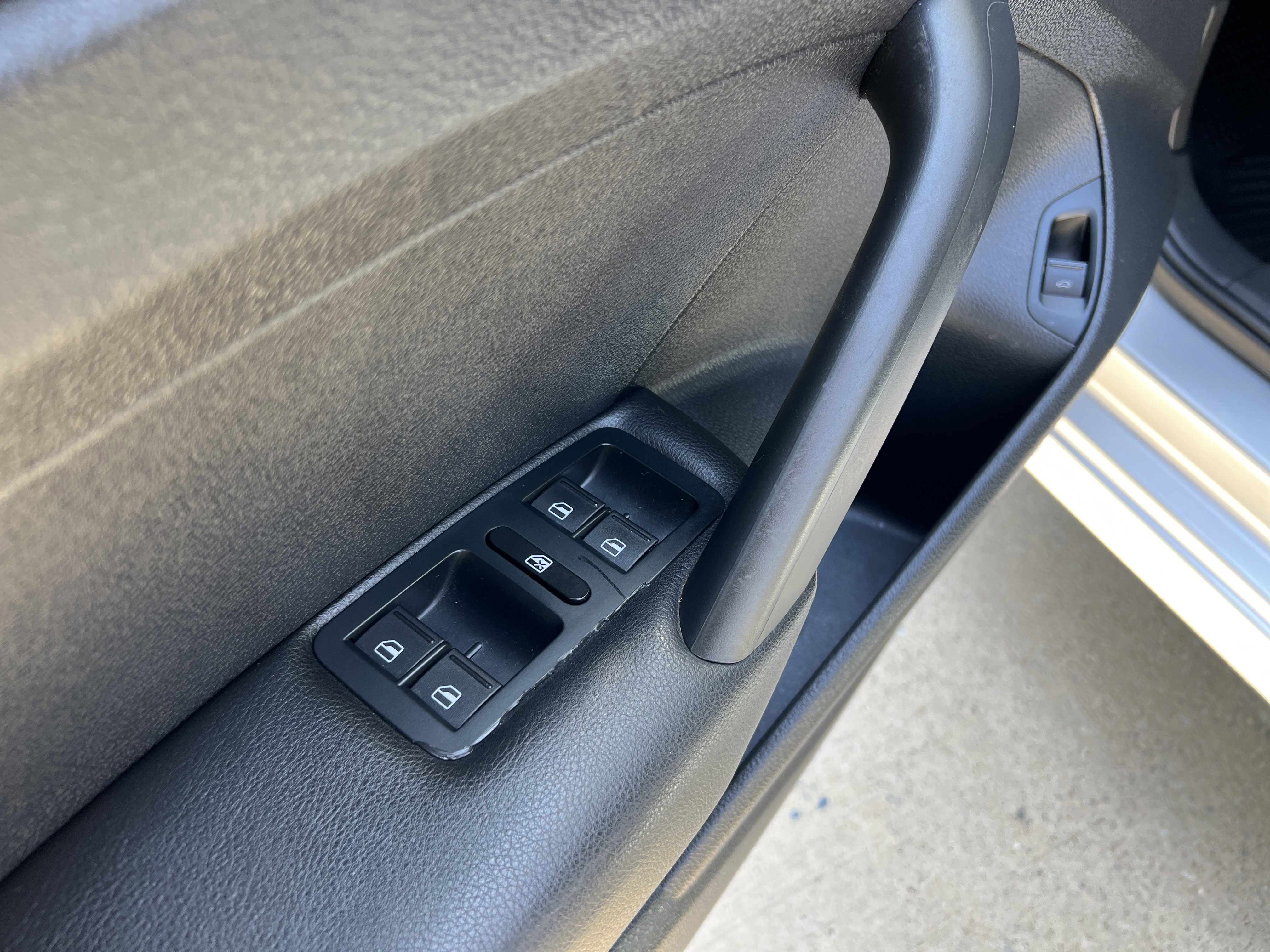 Used 2014 Volkswagen Passat S image 14