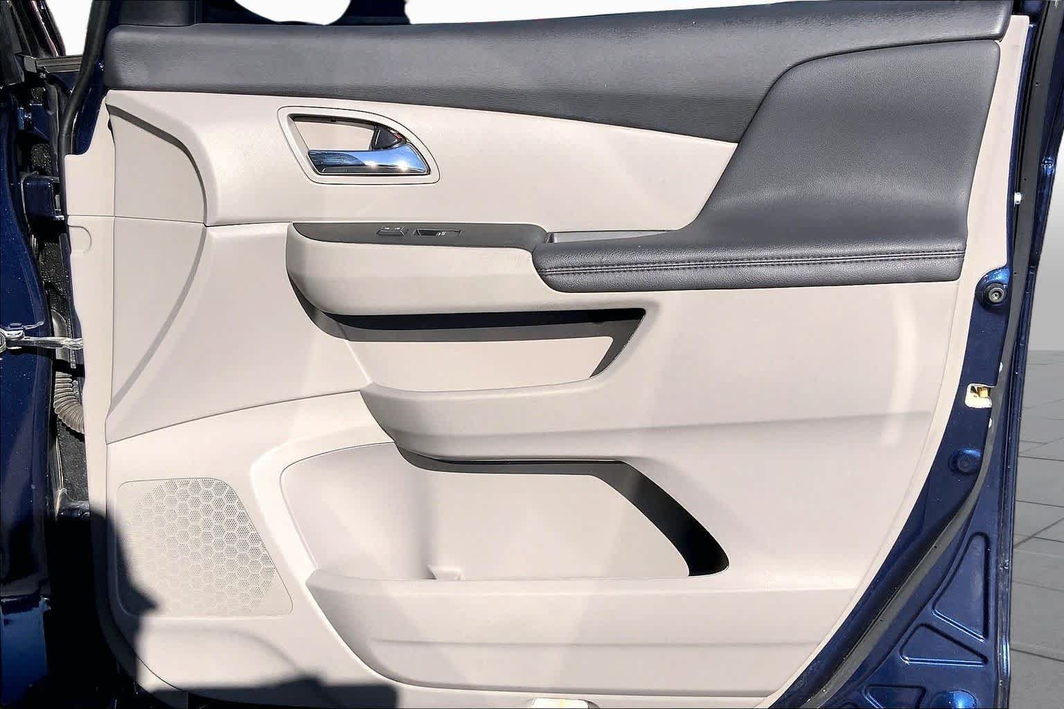Used 2016 Honda Odyssey EX-L image 23