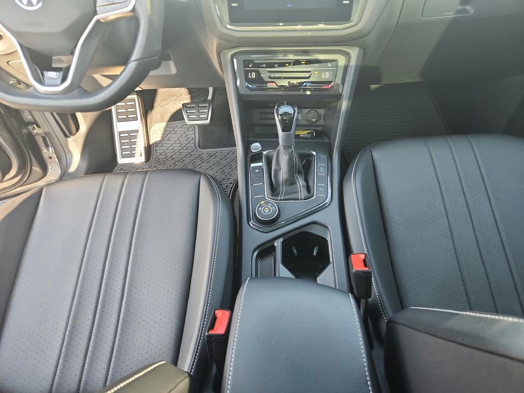 Certified 2024 Volkswagen Tiguan SE R-Line w/ MDO Package, Two-Row AWD/4WD image 27