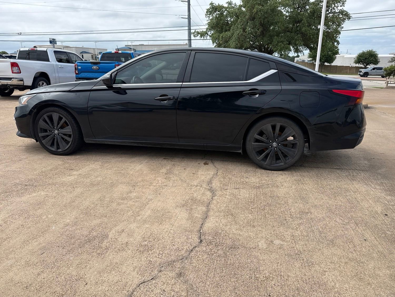 Used 2020 Nissan Altima 2.5 SR FWD image 4