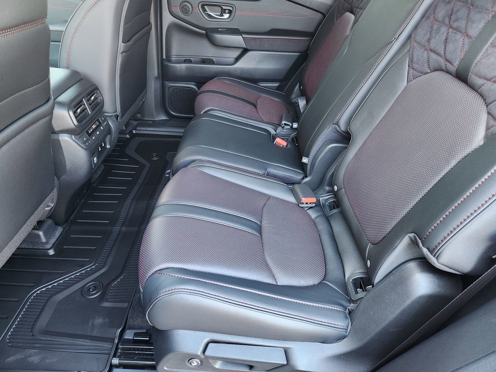 New 2026 Honda Pilot Black Edition image 33