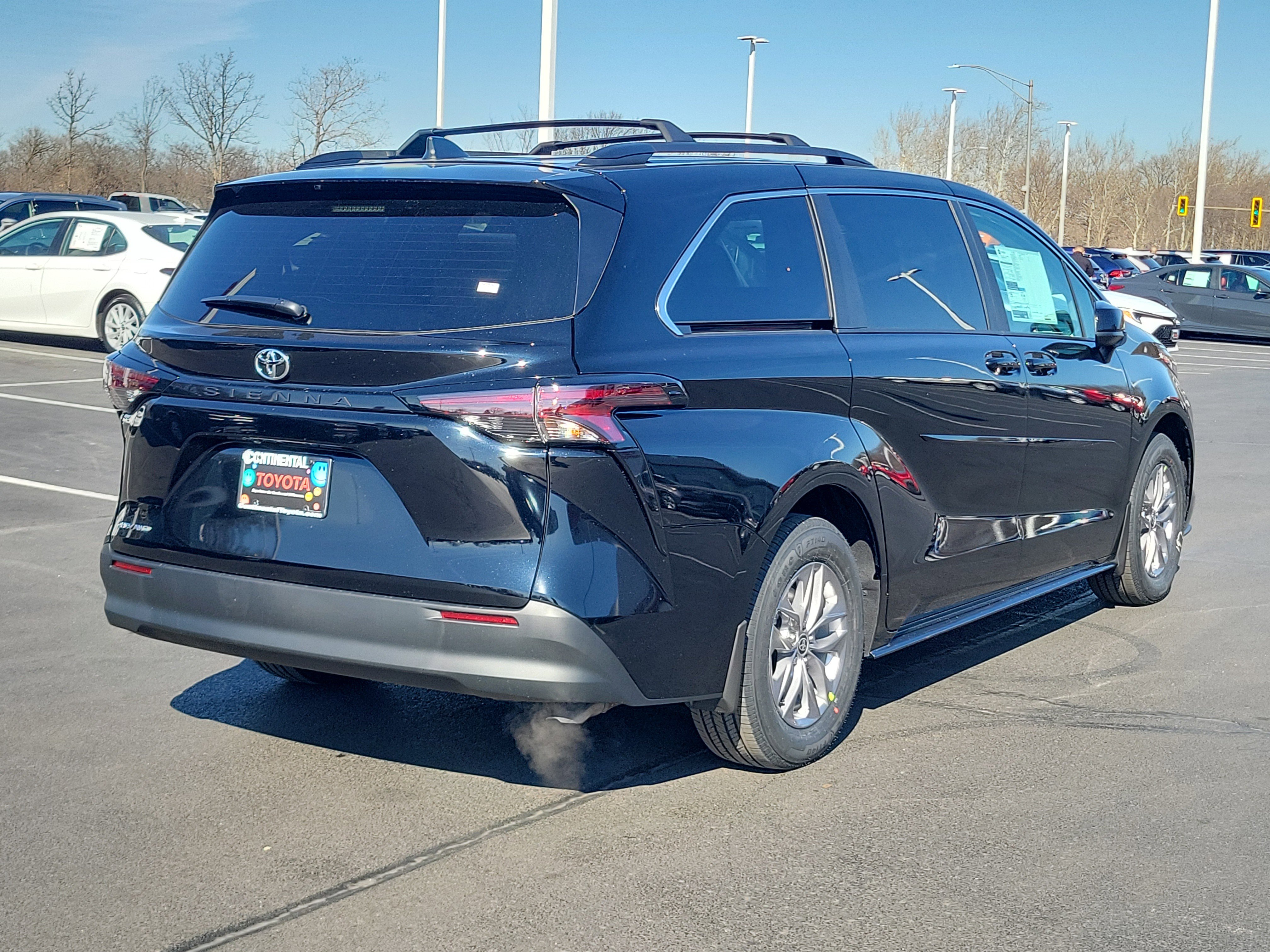 New 2026 Toyota Sienna LE image 5
