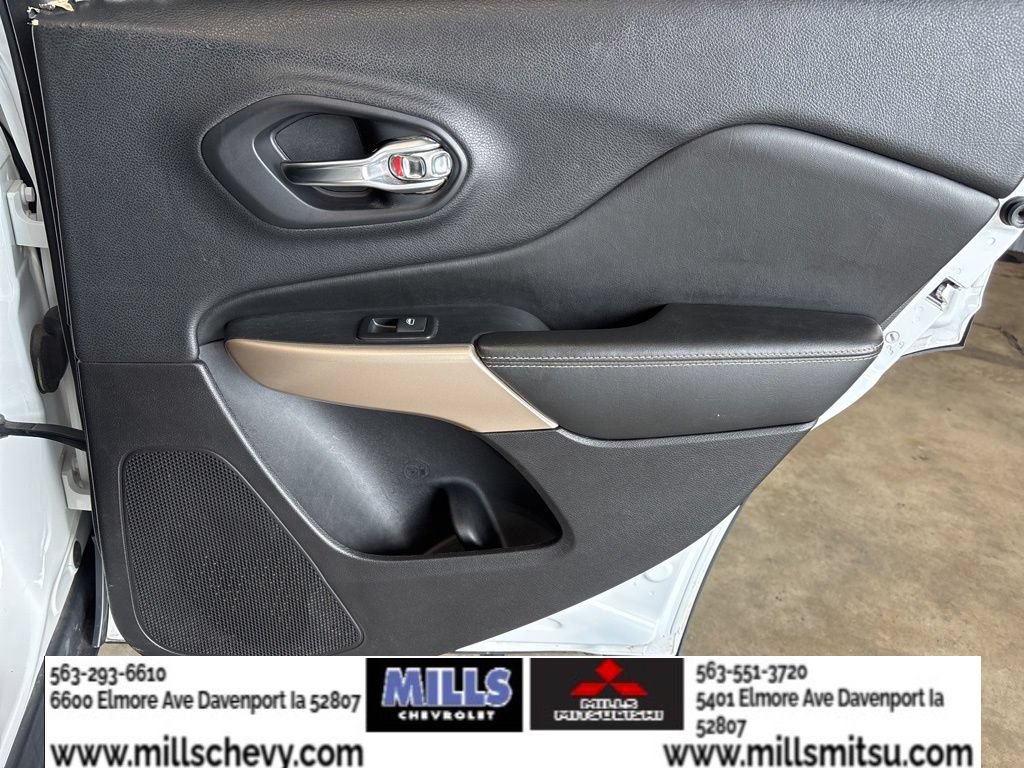 Used 2018 Jeep Cherokee Limited AWD/4WD image 15