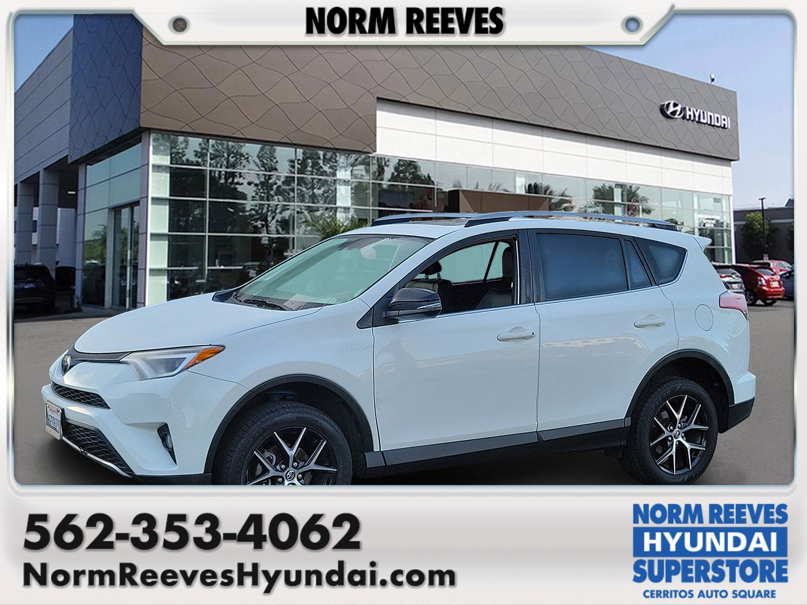 Used 2018 Toyota RAV4 SE w/ Power Extra Value Package FWD image 1