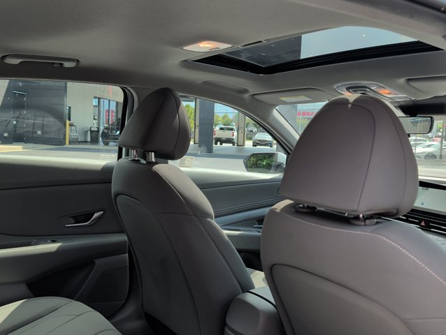 Used 2025 Hyundai Elantra SEL FWD image 24