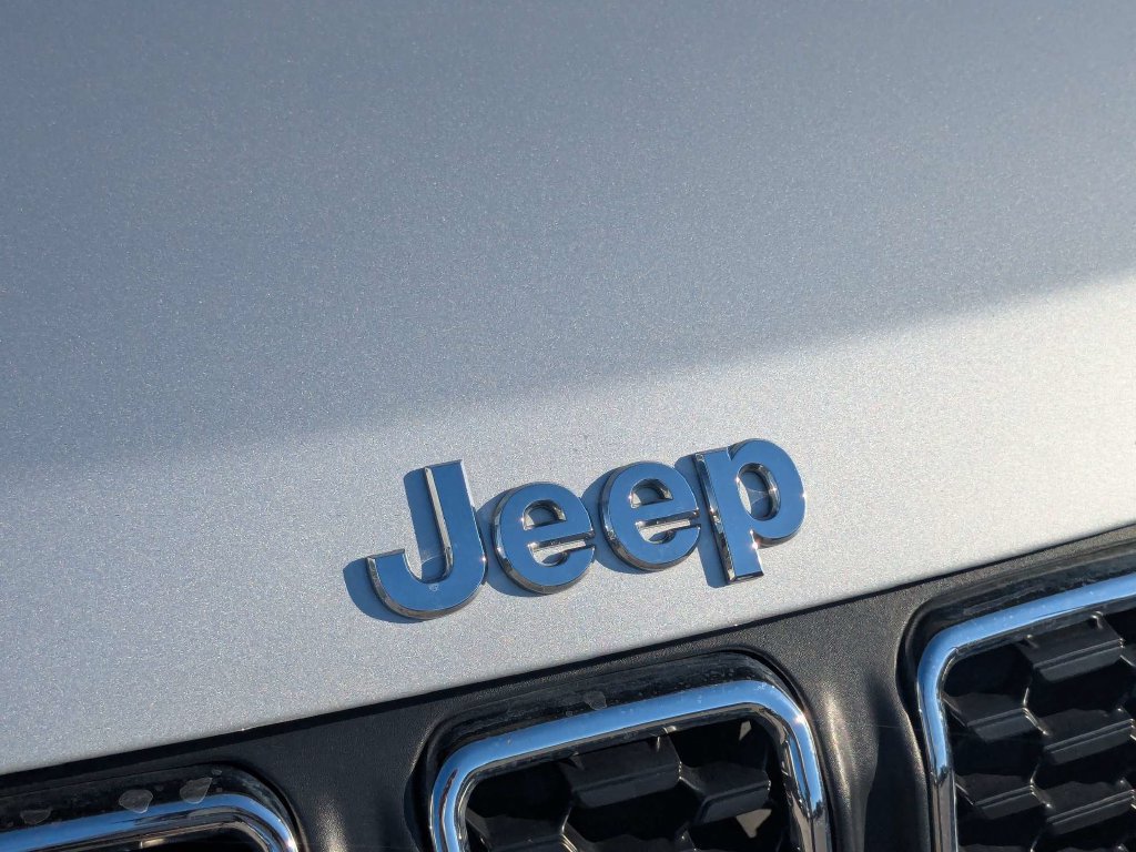 Used 2024 Jeep Compass Latitude AWD/4WD image 11