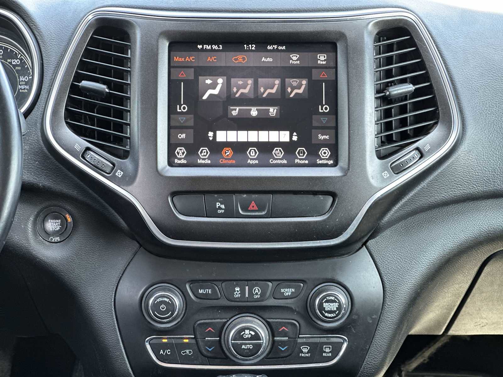 Used 2019 Jeep Cherokee Trailhawk image 16