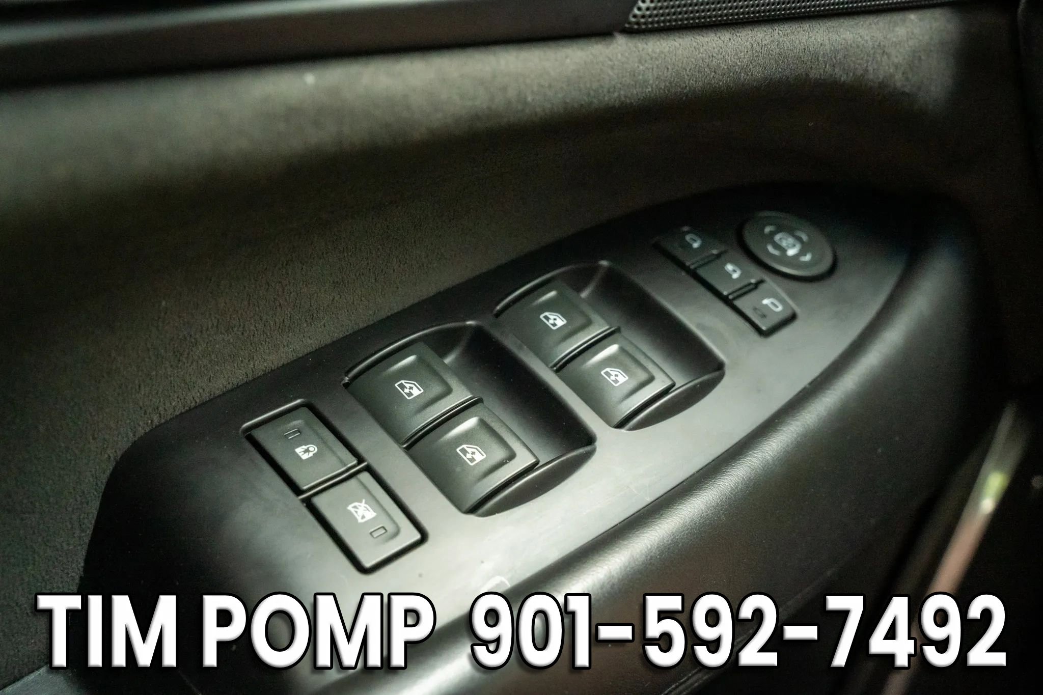 Used 2018 Cadillac Escalade Platinum AWD/4WD image 28