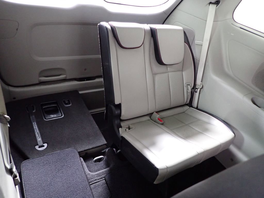 Used 2021 Kia Sedona SX FWD image 41