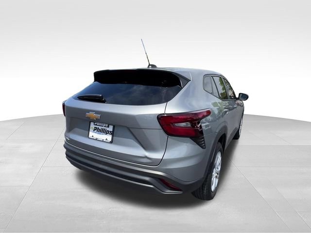 Used 2026 Chevrolet Trax LS FWD image 6