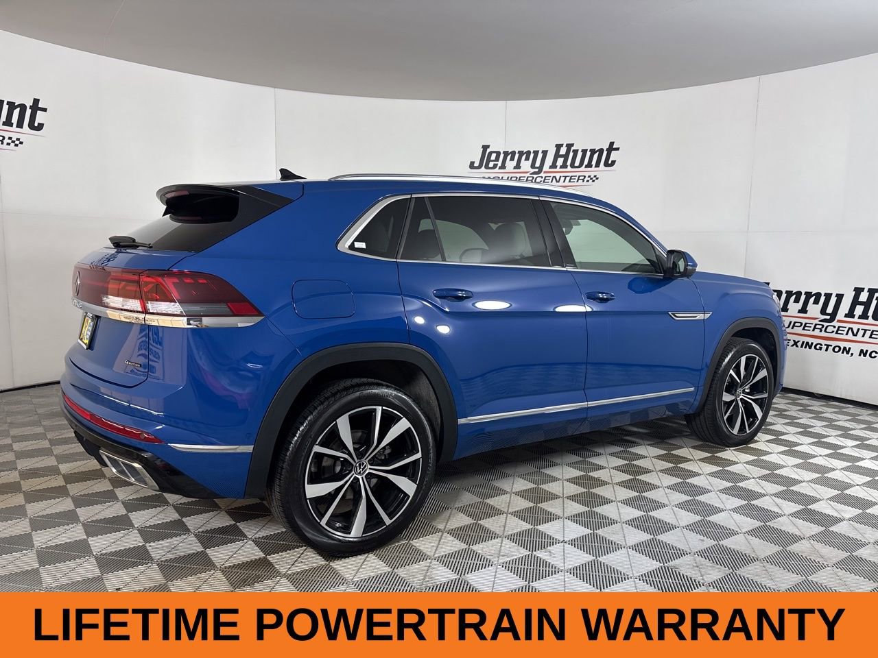 Used 2025 Volkswagen Atlas Cross Sport SEL Premium R-Line image 5