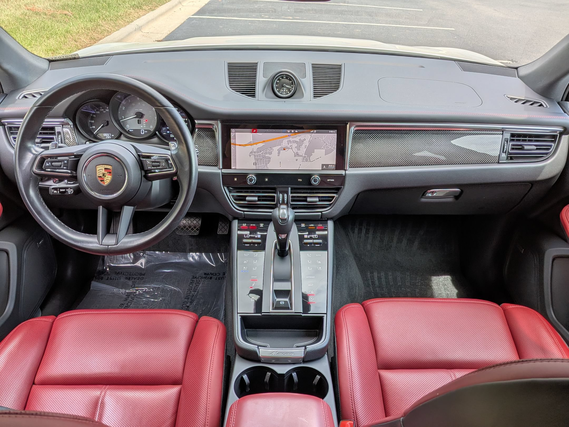 Certified 2024 Porsche Macan S AWD/4WD image 21