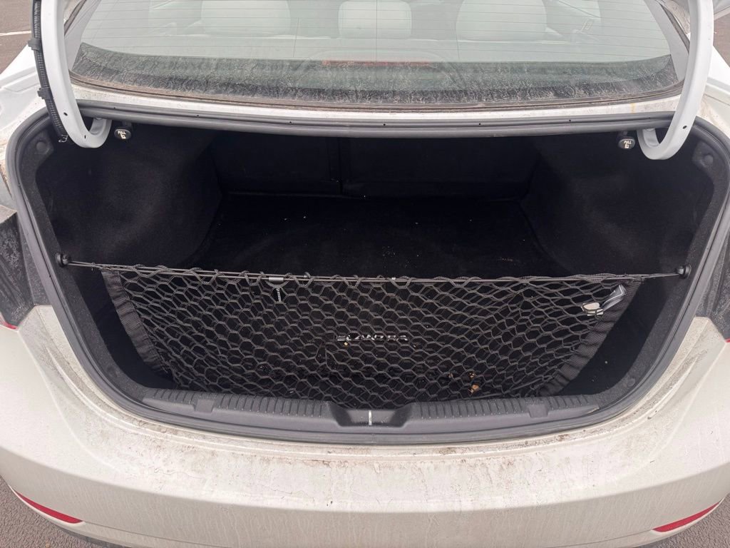 Used 2016 Hyundai Elantra SE image 30