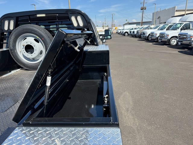 New 2026 Ford F550 4x4 Crew Cab image 9