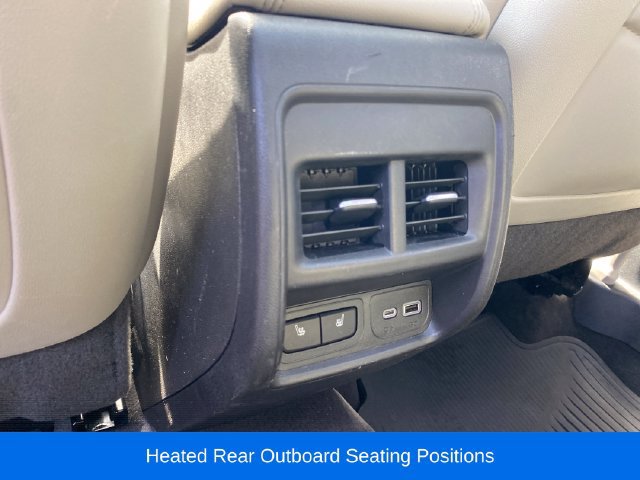 Used 2023 Cadillac XT4 Luxury w/ Cold Weather Package AWD/4WD image 20