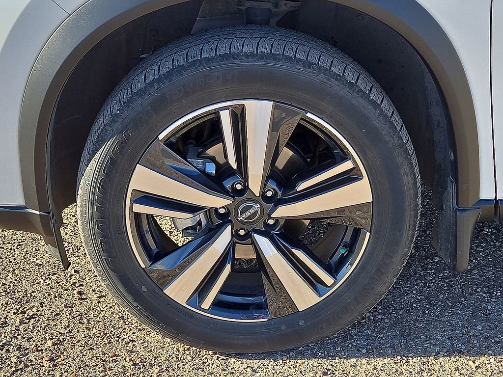 Used 2024 Nissan Rogue SL w/ SL Premium Package image 10