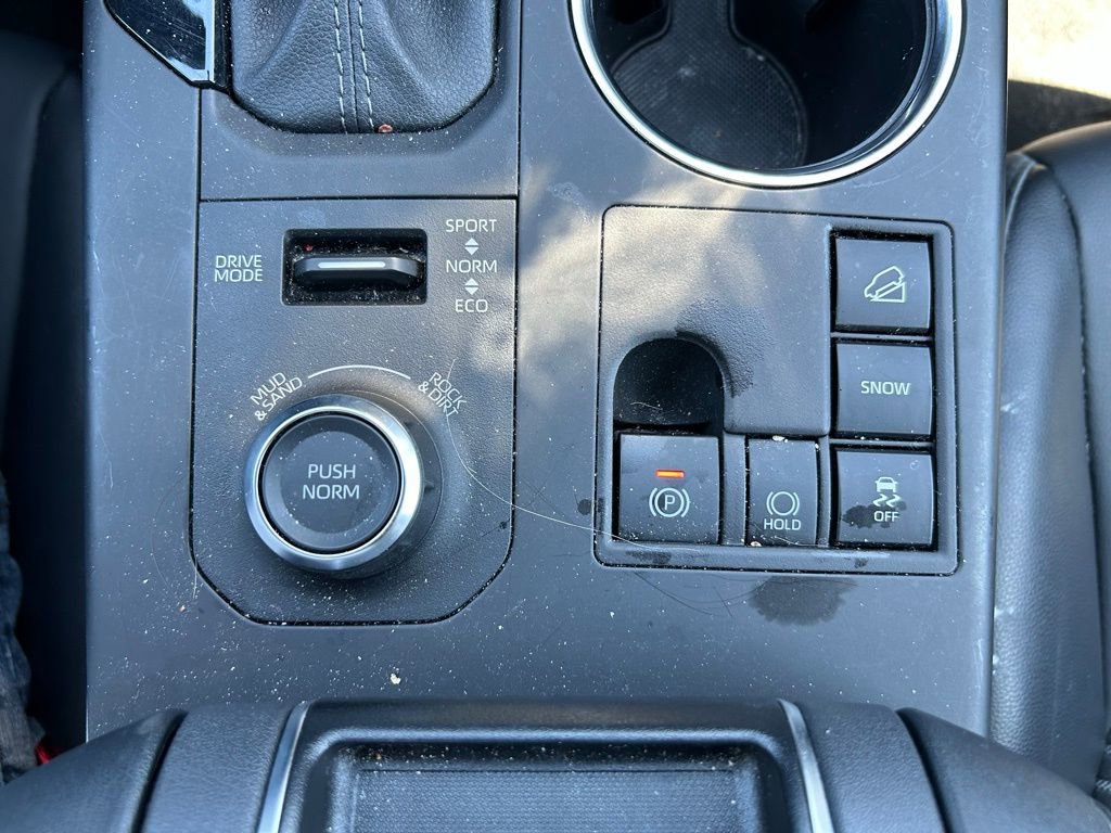 Used 2025 Toyota Highlander XSE image 28
