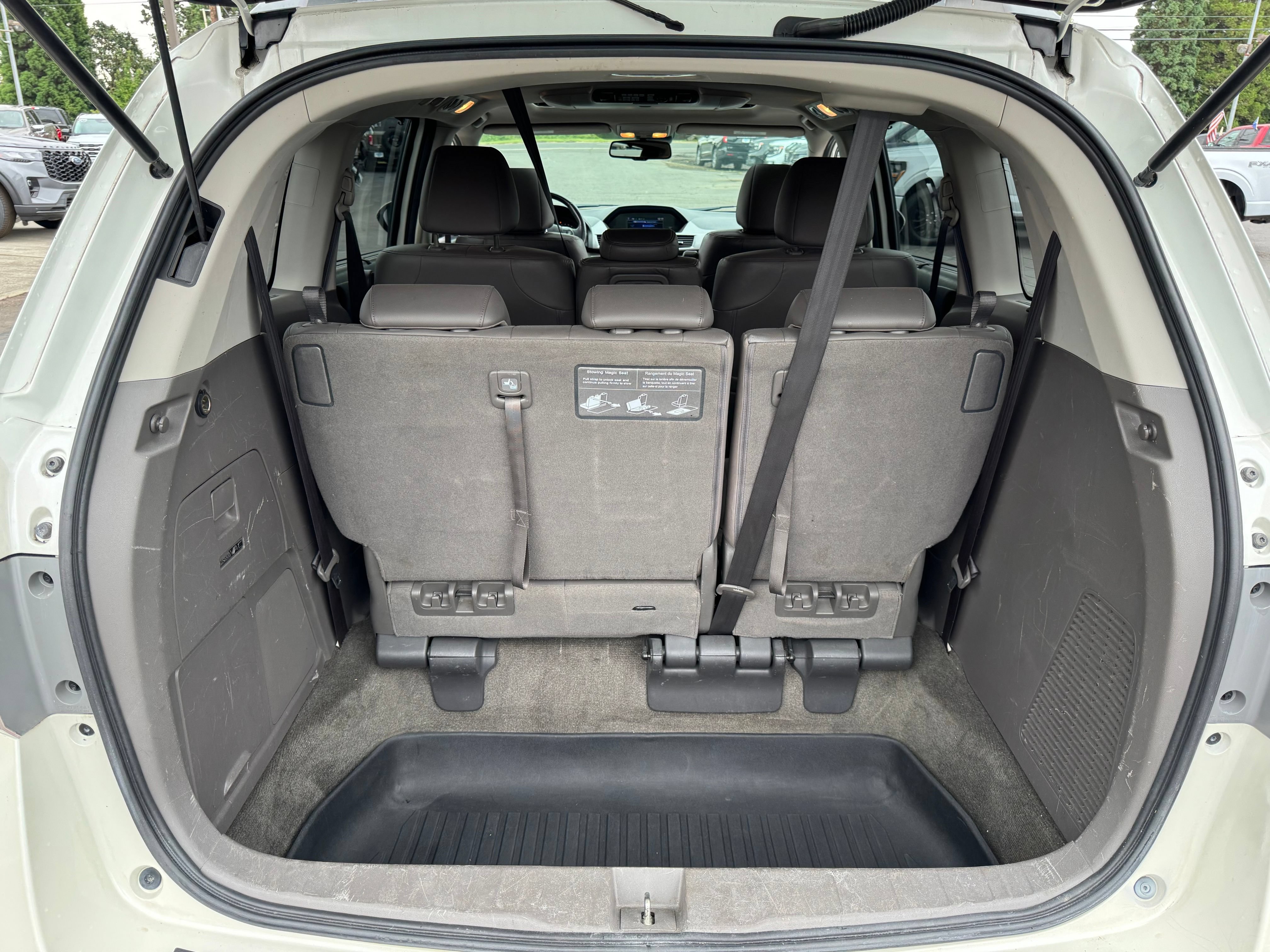 Used 2014 Honda Odyssey Touring Elite image 31