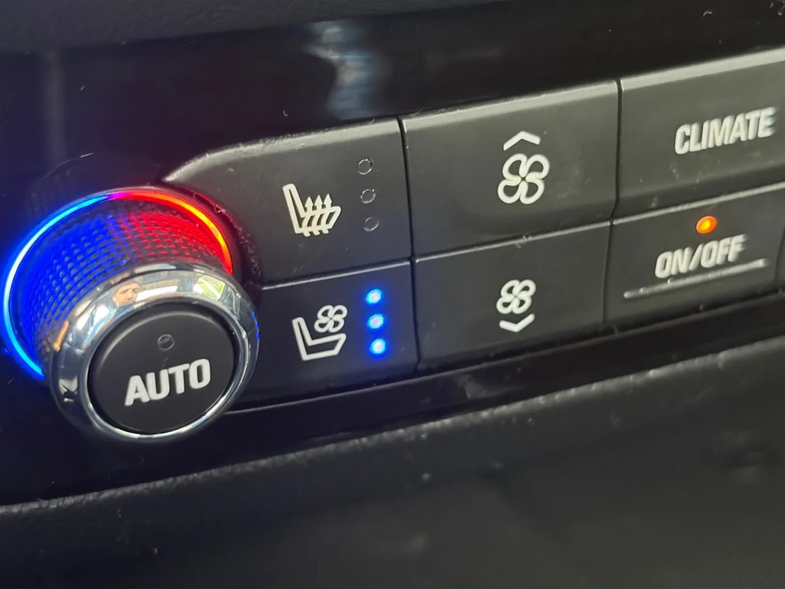 Used 2019 Buick Enclave Avenir w/ Avenir Technology Package AWD/4WD image 26