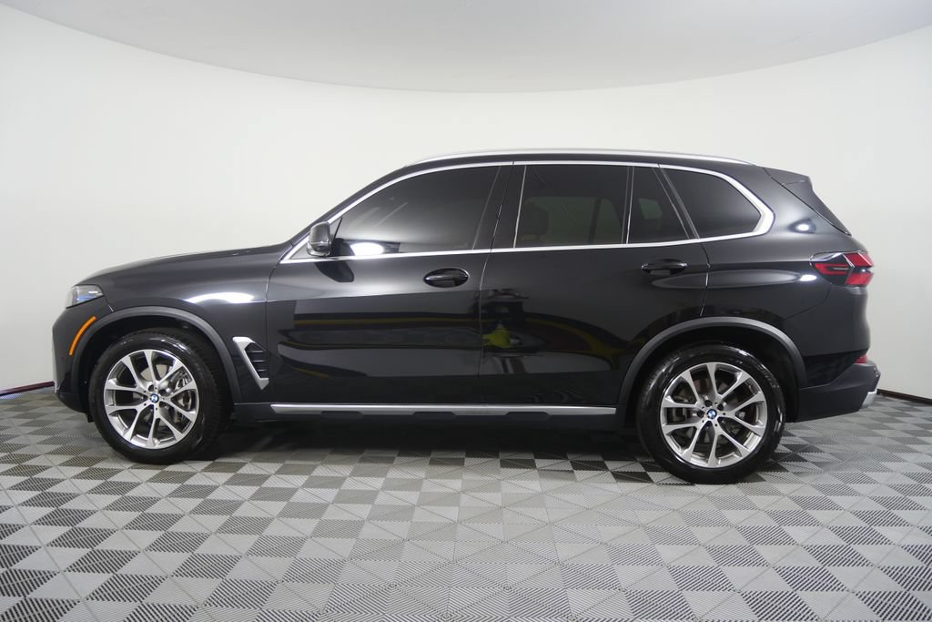 Used 2025 BMW X5 sDrive40i RWD image 2