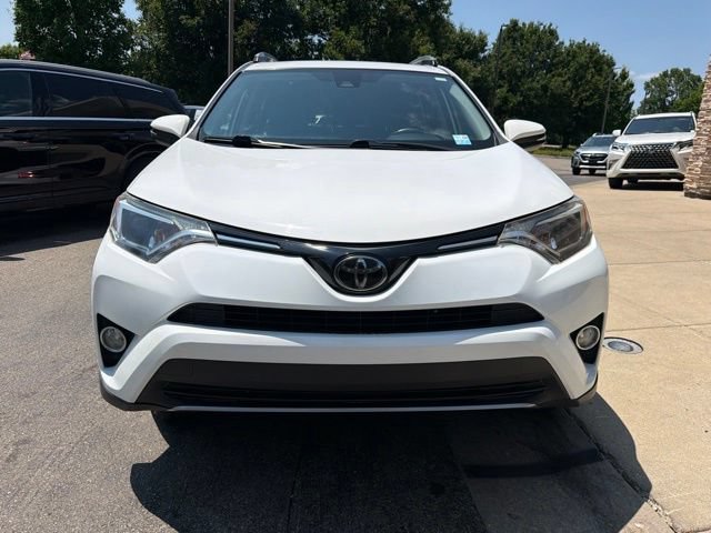 Used 2018 Toyota RAV4 XLE AWD/4WD image 2