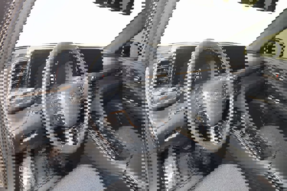 Used 2024 Toyota Crown XLE image 29