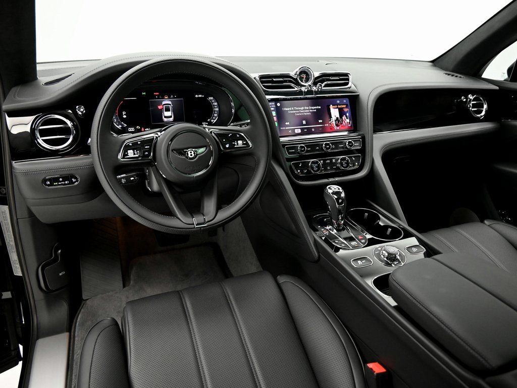 Used 2025 Bentley Bentayga AWD/4WD image 13