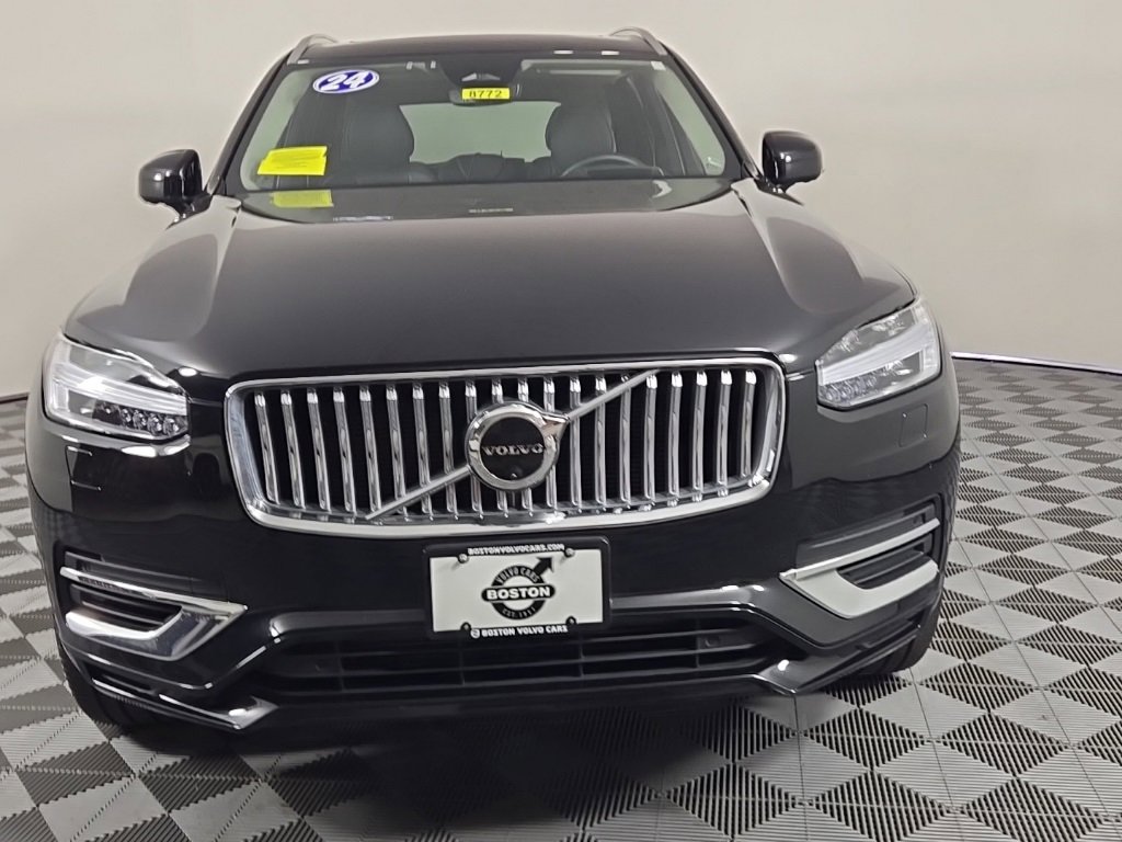 Certified 2024 Volvo XC90 T8 Ultimate w/ Lounge Package image 3
