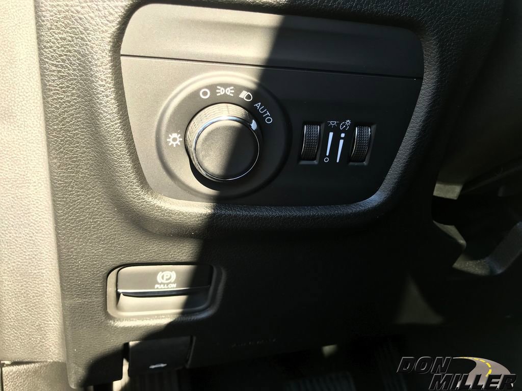 New 2025 Jeep Grand Cherokee Laredo image 13