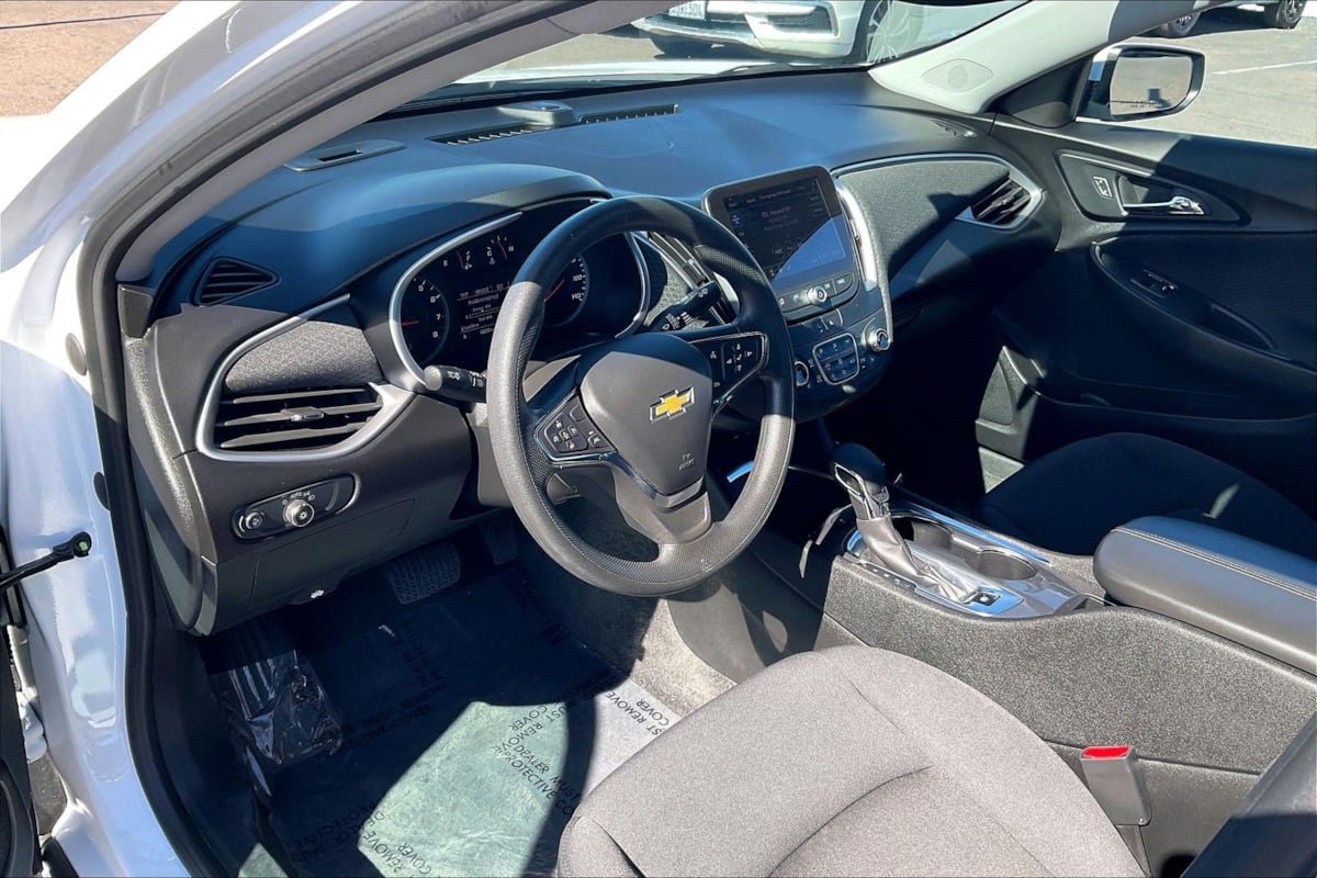 Used 2024 Chevrolet Malibu LT FWD image 12