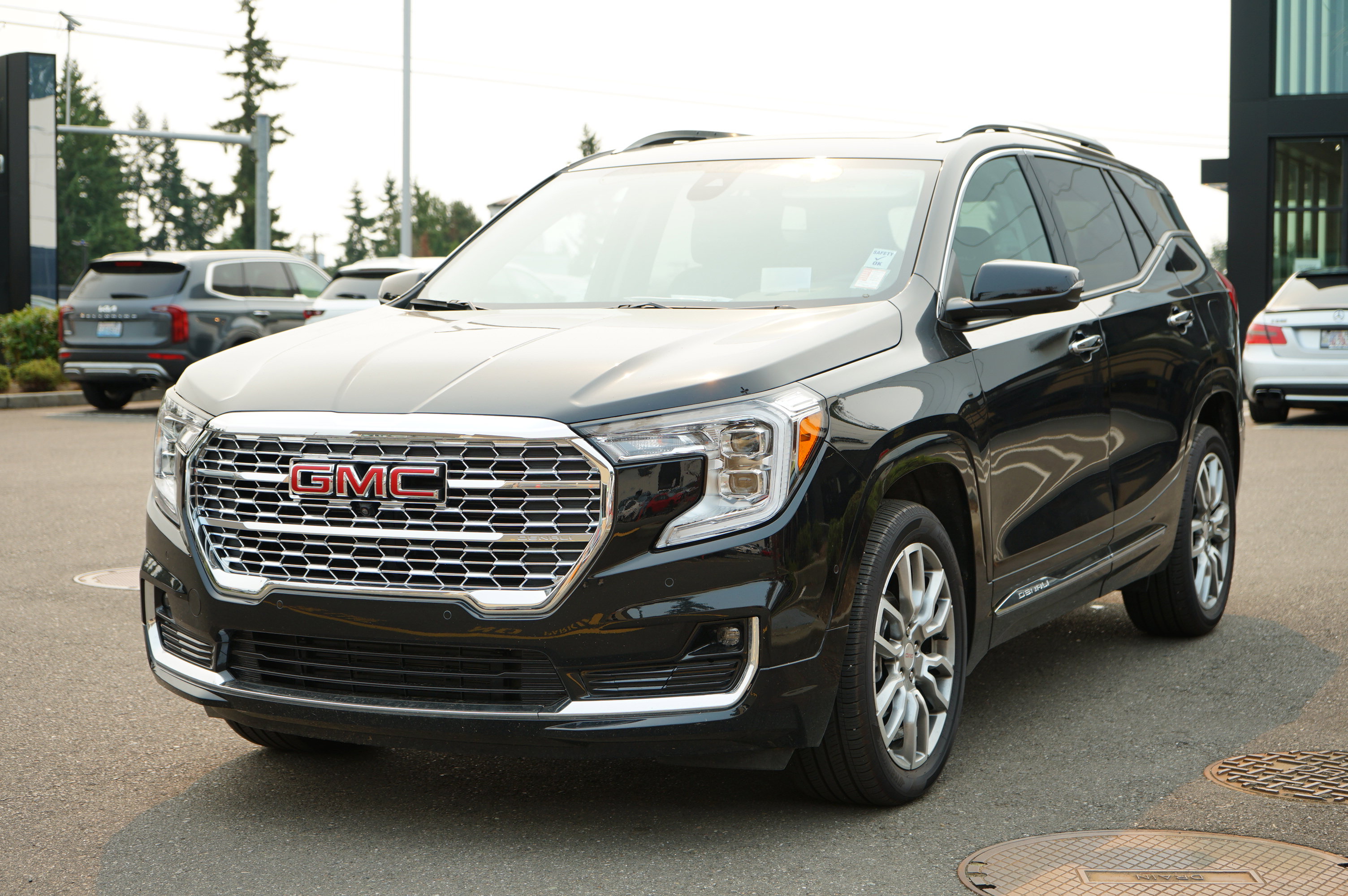 Used 2024 GMC Terrain Denali image 10