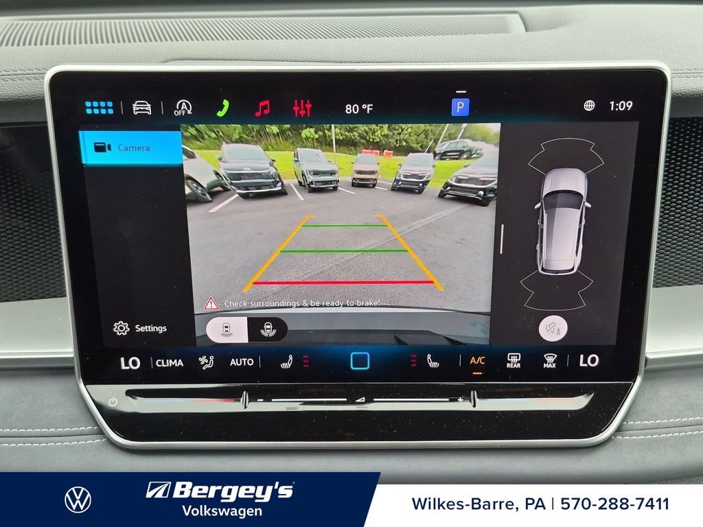 Certified 2026 Volkswagen Tiguan SE R-Line AWD/4WD image 19