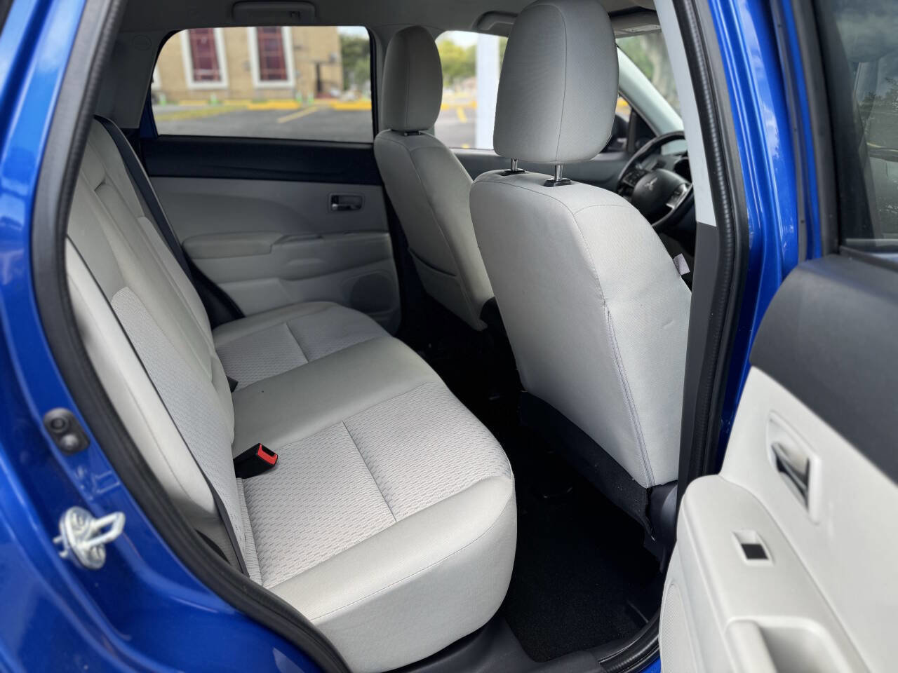 Used 2017 Mitsubishi Outlander Sport SE image 4