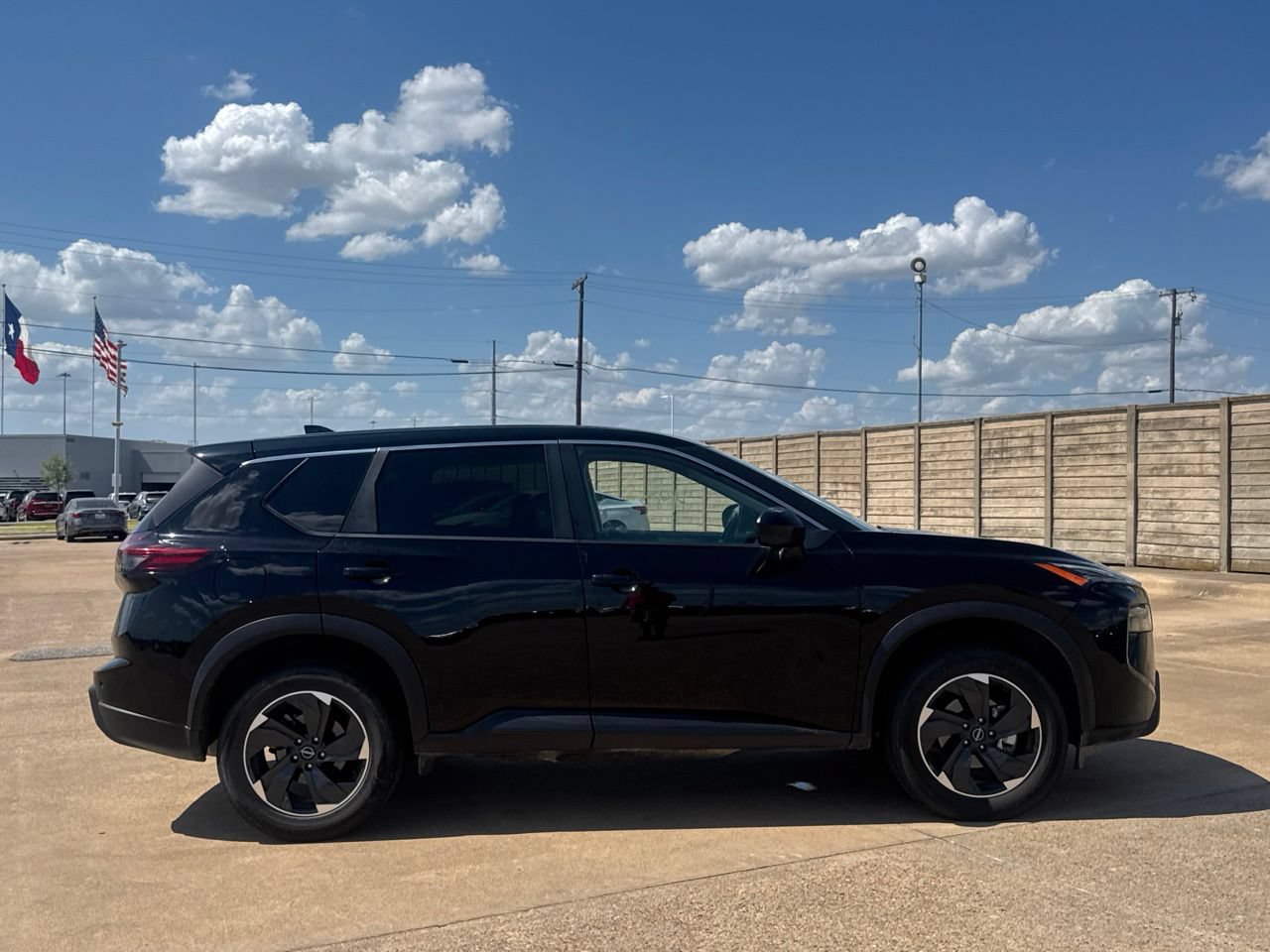 Certified 2025 Nissan Rogue SV FWD image 24