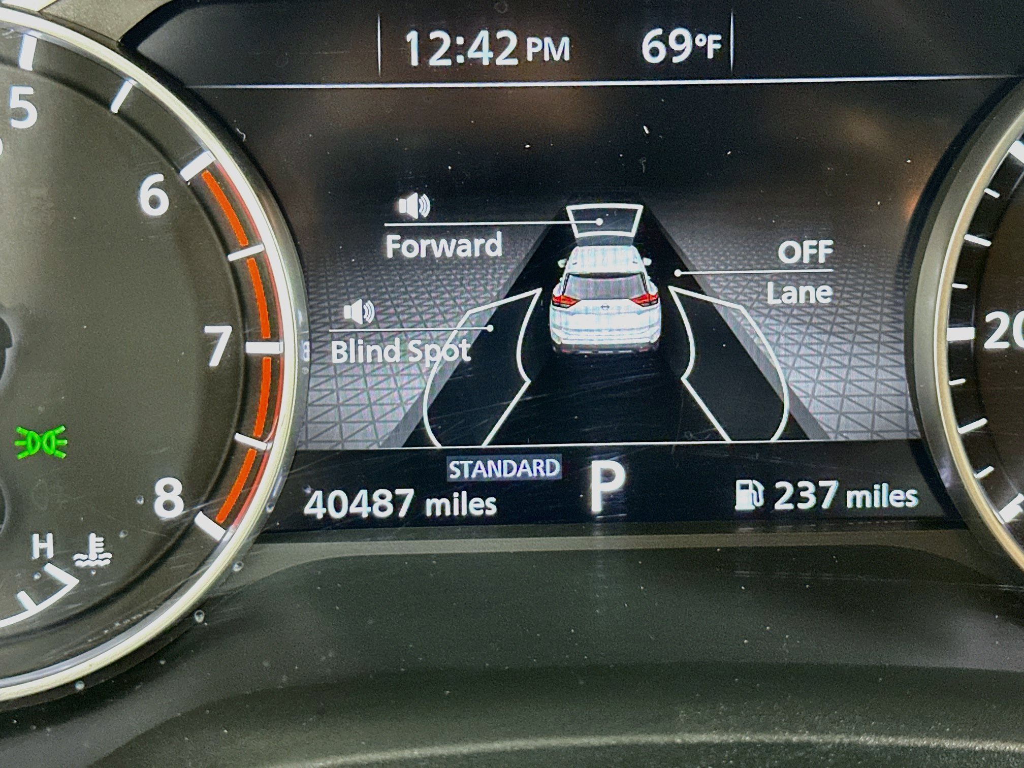 Used 2025 Nissan Rogue SV FWD image 19