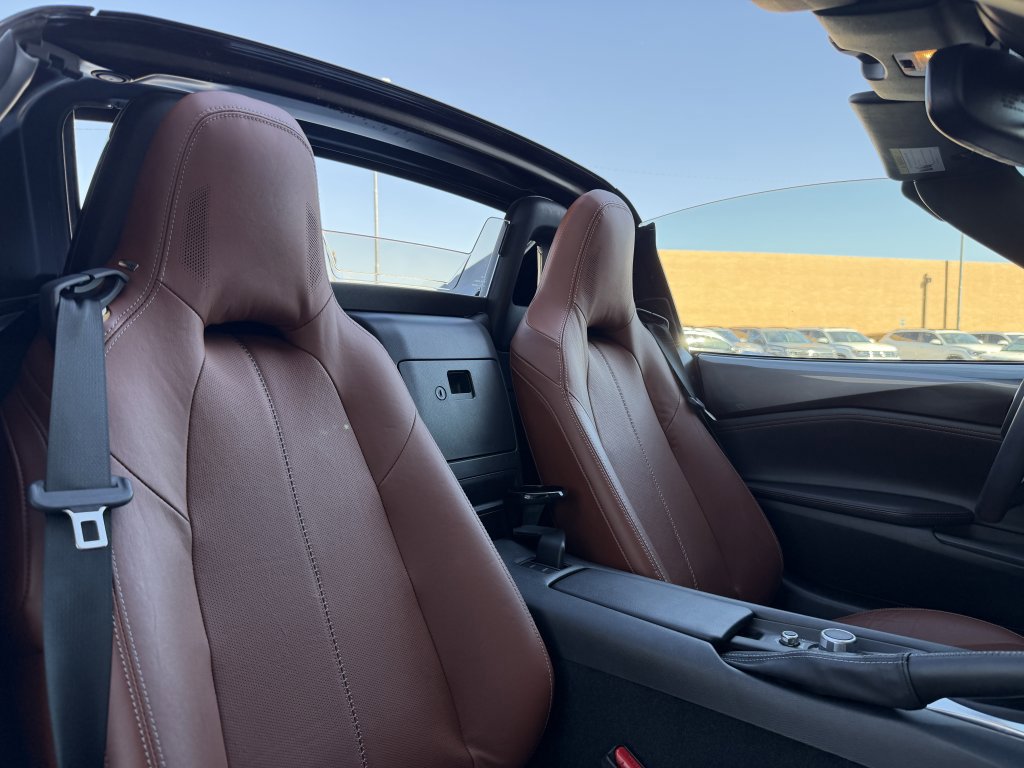 Used 2023 MAZDA MX-5 Miata Grand Touring w/ Weather Package image 33