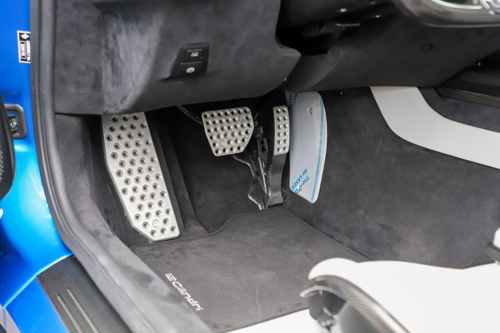 Certified 2025 Ferrari 12Cilindri RWD image 52